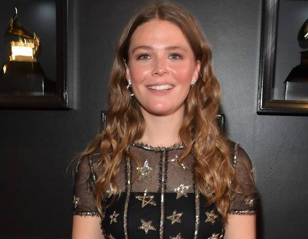 Maggie Rogers Brings the Most Unexpected Accessory to the 2020 Grammys - www.eonline.com - state Alaska