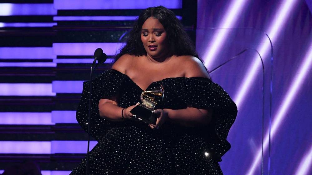 Lizzo Says Her Priorities Shifted 'in an Instant' in Emotional GRAMMYs Speech Following Kobe Bryant's Death - www.etonline.com