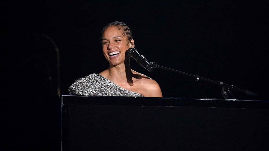 Grammys: Alicia Keys Says "We Refuse the Old Systems" Amid Recording Academy Turmoil - www.hollywoodreporter.com - California