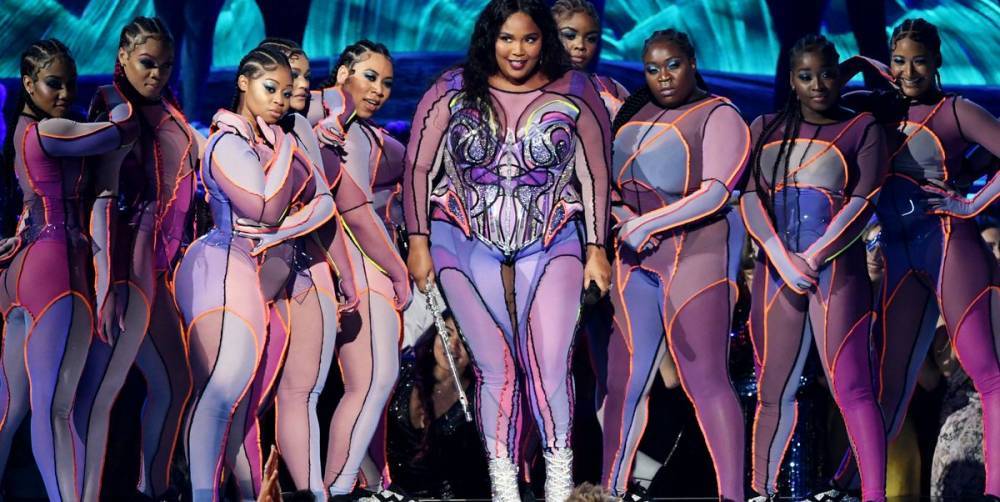 Lizzo's Grammys Performance Was Epic and Twitter Is Losing It - www.marieclaire.com
