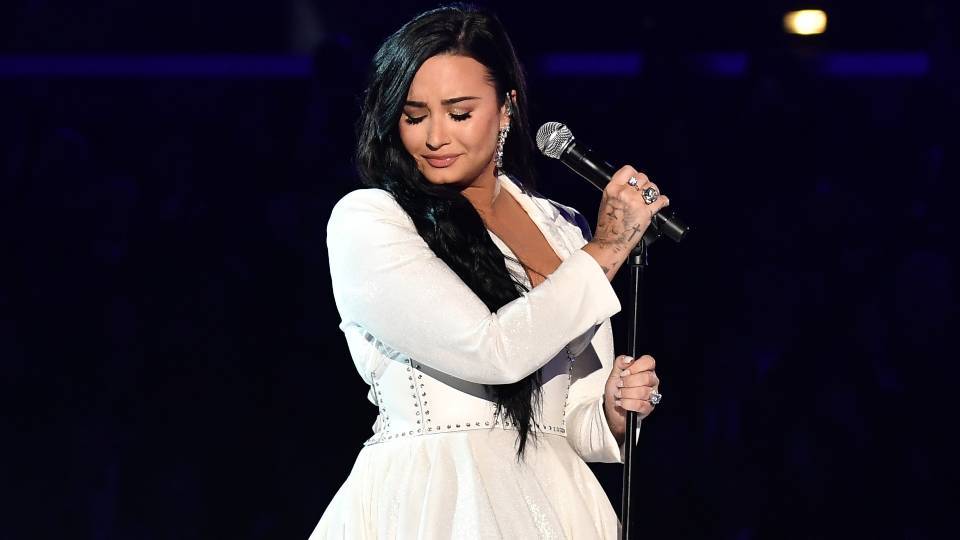 Demi Lovato Singing at the Grammys for the 1st Time Since Her Overdose Will Make You Cry - stylecaster.com
