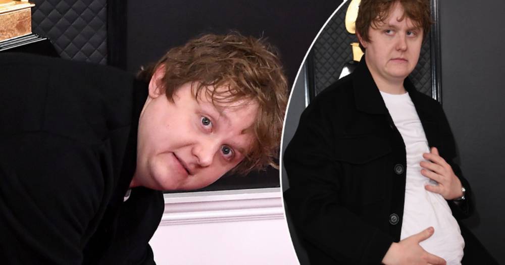 Lewis Capaldi's hilarious red carpet debut at the Grammys is everything - www.ok.co.uk