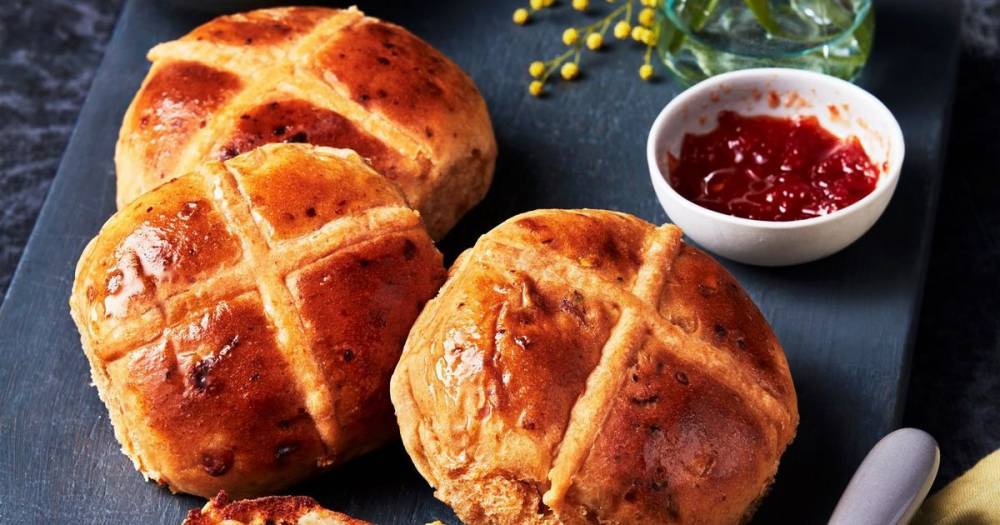 New M&amp;S hot cross buns are seriously offending shoppers - www.manchestereveningnews.co.uk - Belgium