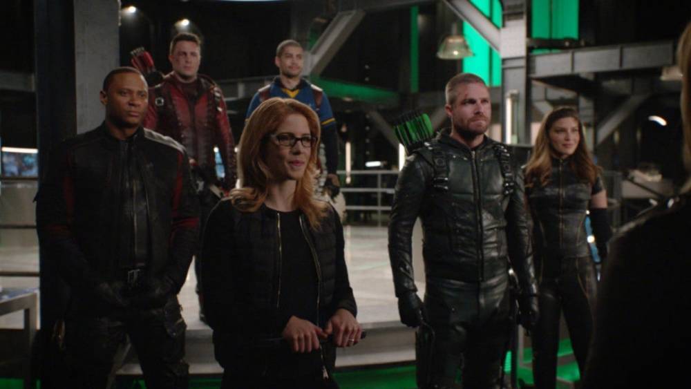 'Arrow' Hangs Up the Bow After 8 Seasons: Read Stephen Amell and the Cast's Farewell Messages - www.etonline.com