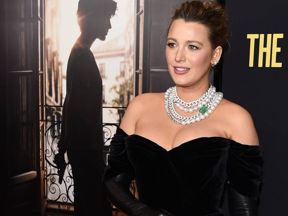 Blake Lively: My hand looked like 'feta cheese' after 'The Rhythem Section' fight scene injury - torontosun.com - Ireland