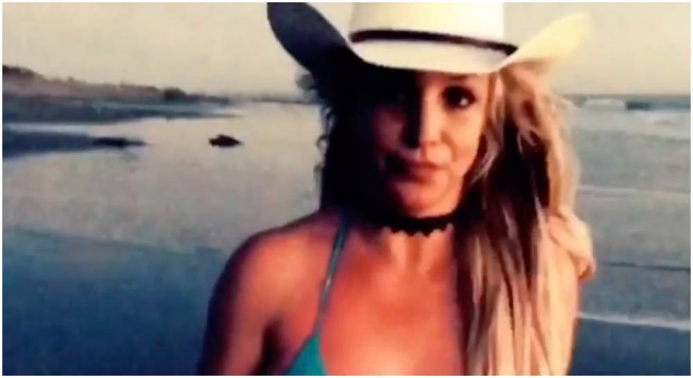 Brittany Spears tiny teal bikini reveals singer is in the best shape of her life - www.hollywoodnewsdaily.com