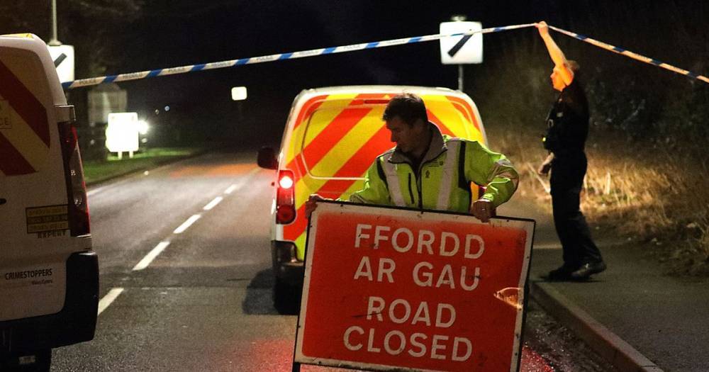 Man from Stockport found dead at the side of a road in Wales - www.manchestereveningnews.co.uk