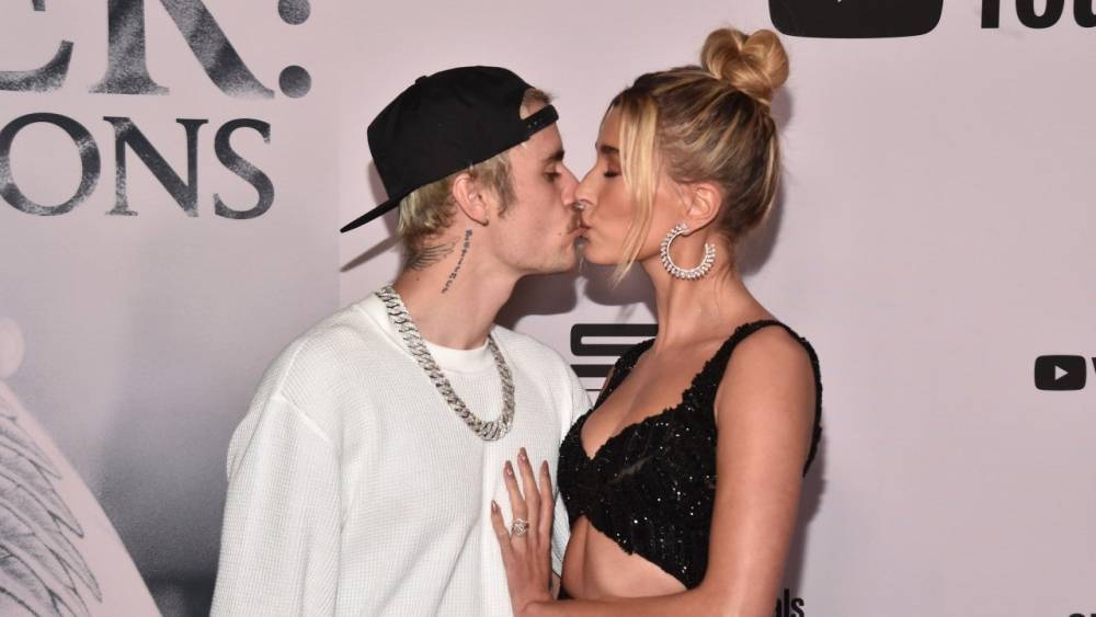 Justin and Hailey Bieber Pack on the PDA During First Red Carpet Appearance as a Married Couple - www.etonline.com - California