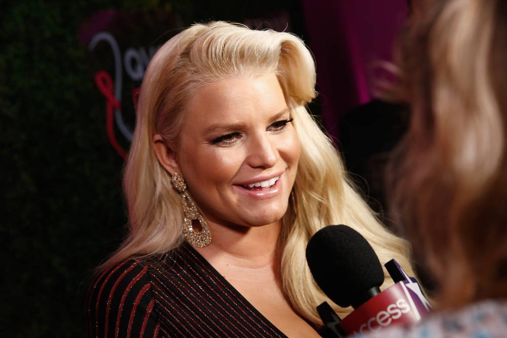 Jessica Simpson carried cup 'filled to the rim' with alcohol at height of addiction - torontosun.com