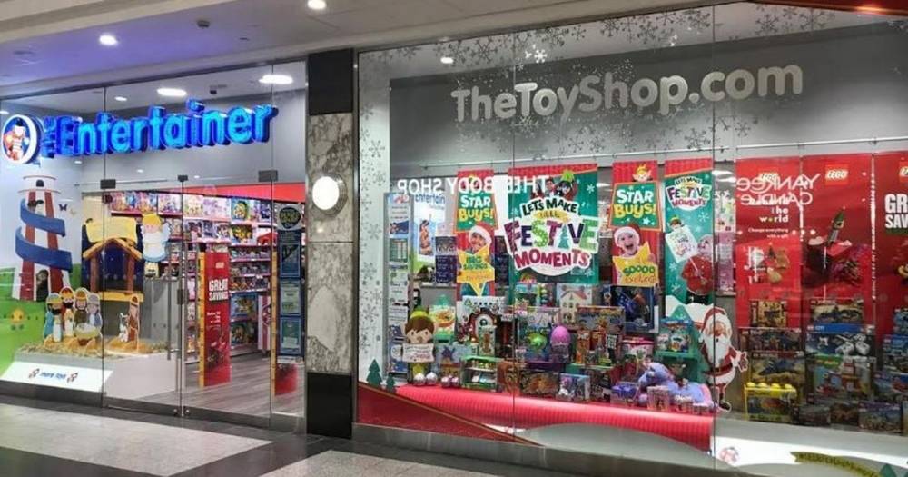 The Entertainer celebrates new Manchester store by giving vouchers to the first families through the door - www.manchestereveningnews.co.uk - Manchester