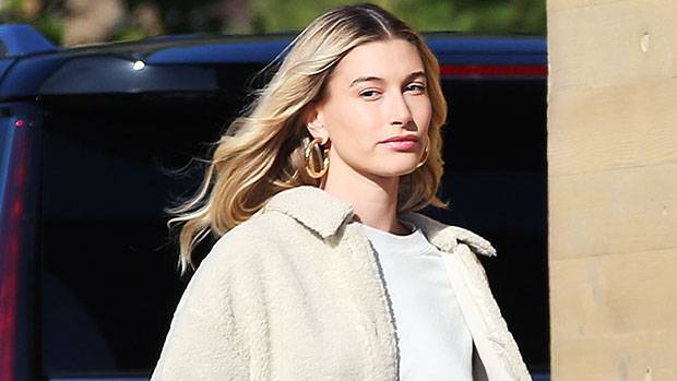 Hailey Baldwin Shuts Down Haters Making Fun Of Her ‘Crooked’ Pinky Finger Reveals It’s A Genetic Condition - hollywoodlife.com