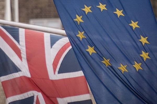 Richard E Grant laments UK’s looming exit from the EU - www.breakingnews.ie - Britain - London - Eu - city Brussels
