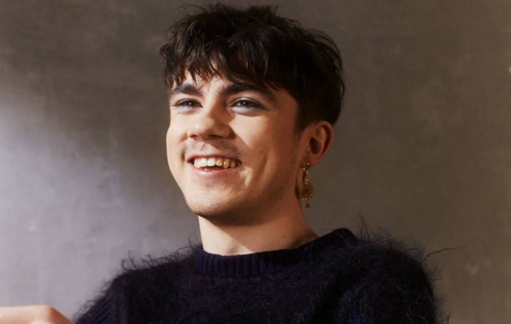 Declan McKenna shares bright new single, ‘Beautiful Faces’ and reveals details of new album - www.nme.com - Nashville