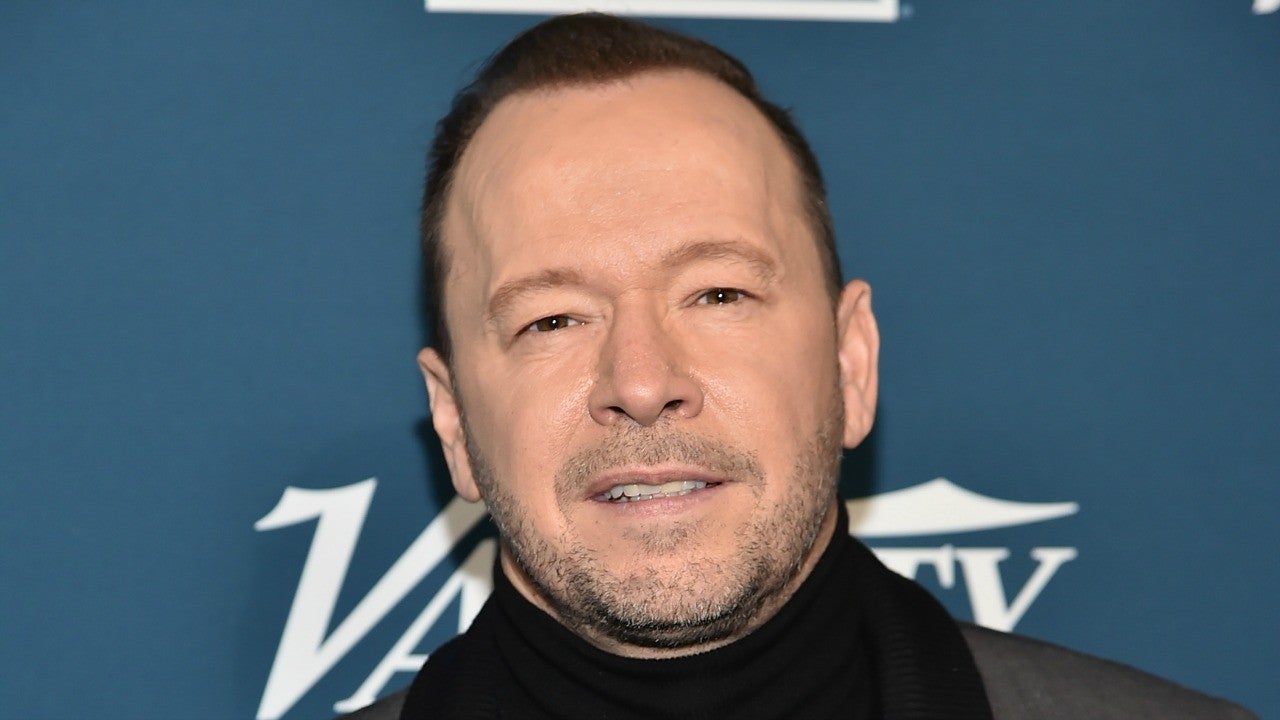 Donnie Wahlberg Leaves Generous New Year's Tip as Part of 2020 Challenge - www.etonline.com - Illinois - parish St. Charles