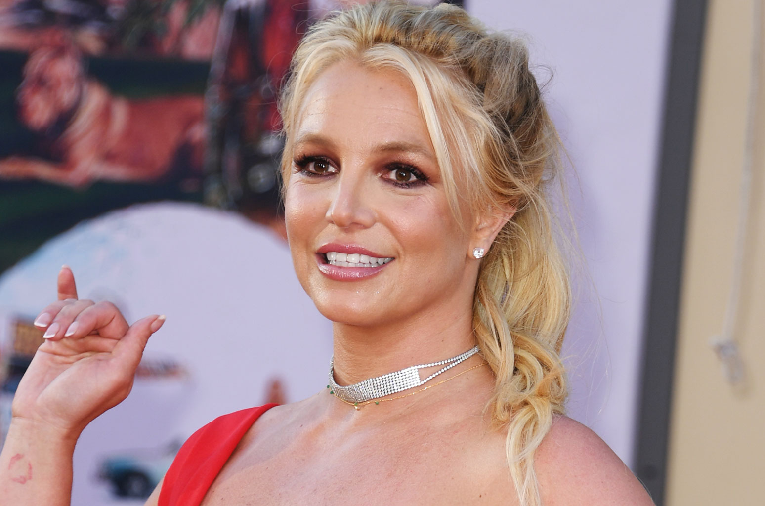 Britney Spears Kicks Off Her 2020 Resolutions With a Fun, Bikini-Clad Yoga Video - www.billboard.com