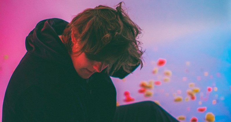 Lewis Capaldi fends off Dua Lipa and Stormzy to claim a sixth week at Number 1 on the Official Irish Singles Chart - www.officialcharts.com - Scotland - Ireland - Arizona