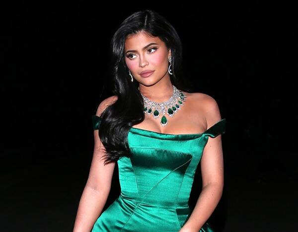 Kylie Jenner's Tequila-Filled New Year’s Celebration Is a 2020 Mood - www.eonline.com