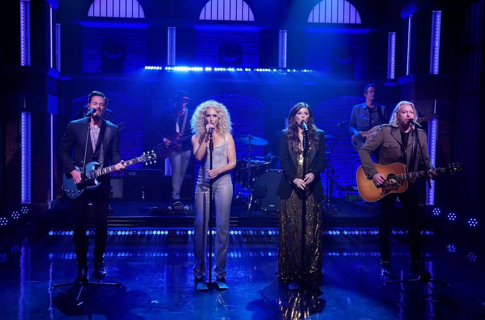 Little Big Town Enthrall With 'Next to You' On 'Late Night With Seth Meyers': Watch - www.billboard.com - New York - city Big