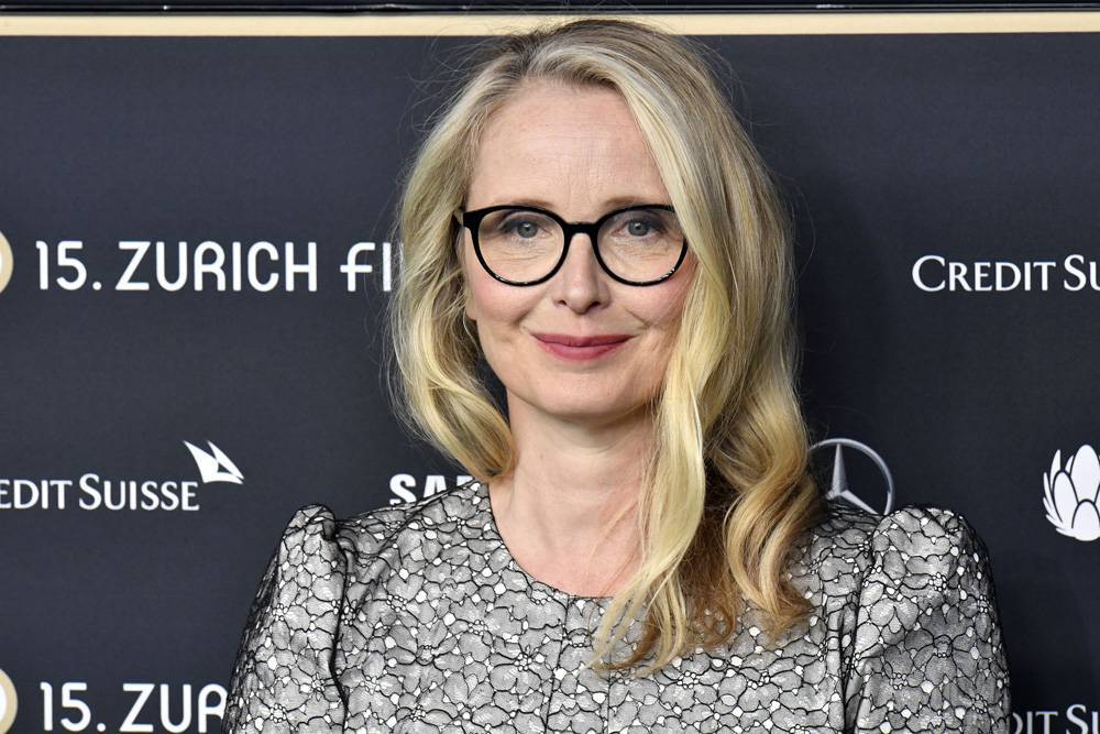 Julie Delpy Dramedy Series From Canal Plus Picked Up By Netflix - deadline.com - France