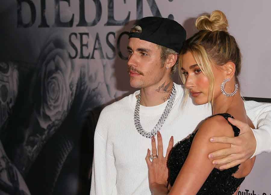Hailey Bieber reveals genetic condition that causes her crooked fingers - evoke.ie