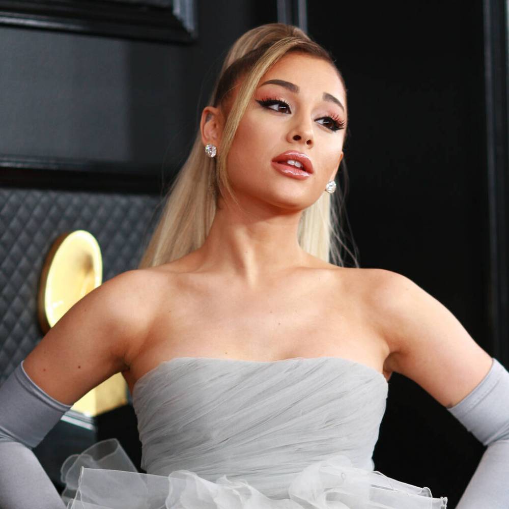 Ariana Grande’s earlobes ‘still recovering’ from jewels she wore to 2020 Grammy Awards - www.peoplemagazine.co.za