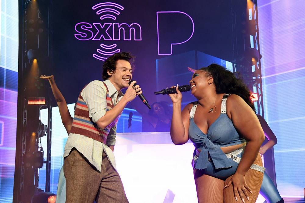 Harry Styles joins Lizzo for ‘Juice’ in surprise pre-Super Bowl performance - nypost.com - Miami