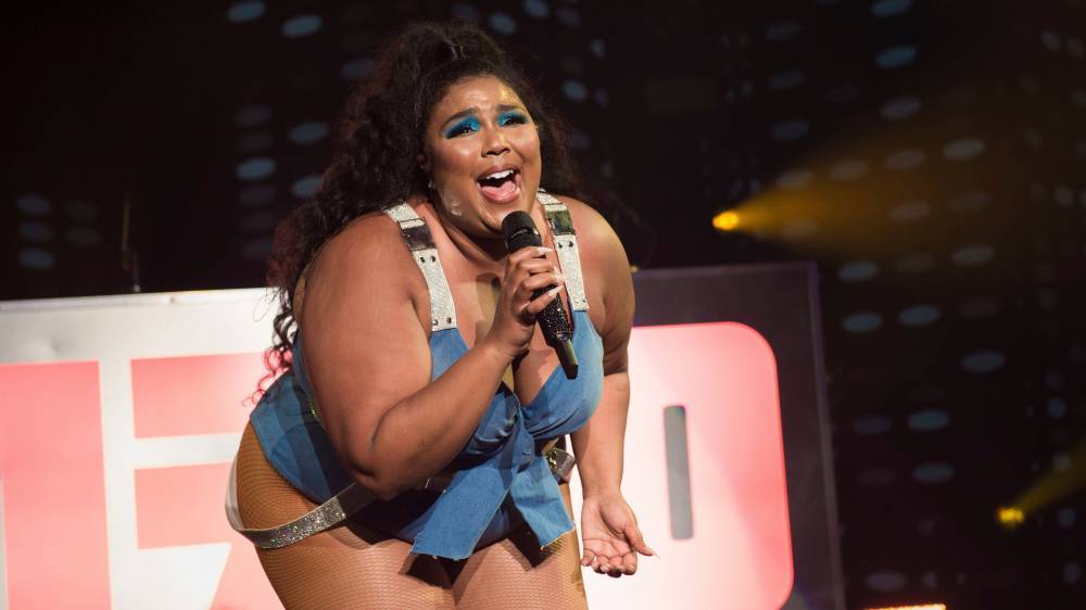 Lizzo Duets With Harry Styles, Honors Kobe Bryant at Super Bowl Week Concert (Watch) - variety.com