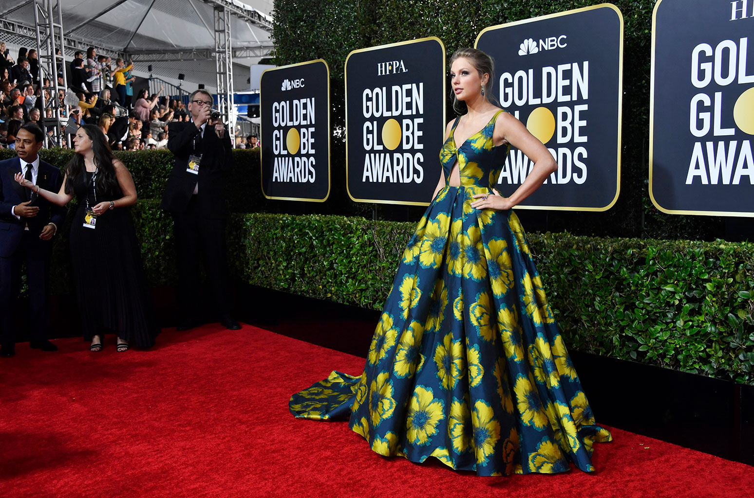 Taylor Swift Graces the Red Carpet in a Floral Gown at the 2020 Golden Globes - www.billboard.com