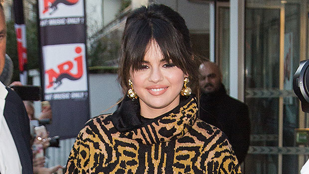 Selena Gomez Smiles Wide As She Vacations With Whole Family, Including Kid Sis Gracie, 6 — See Pic - hollywoodlife.com