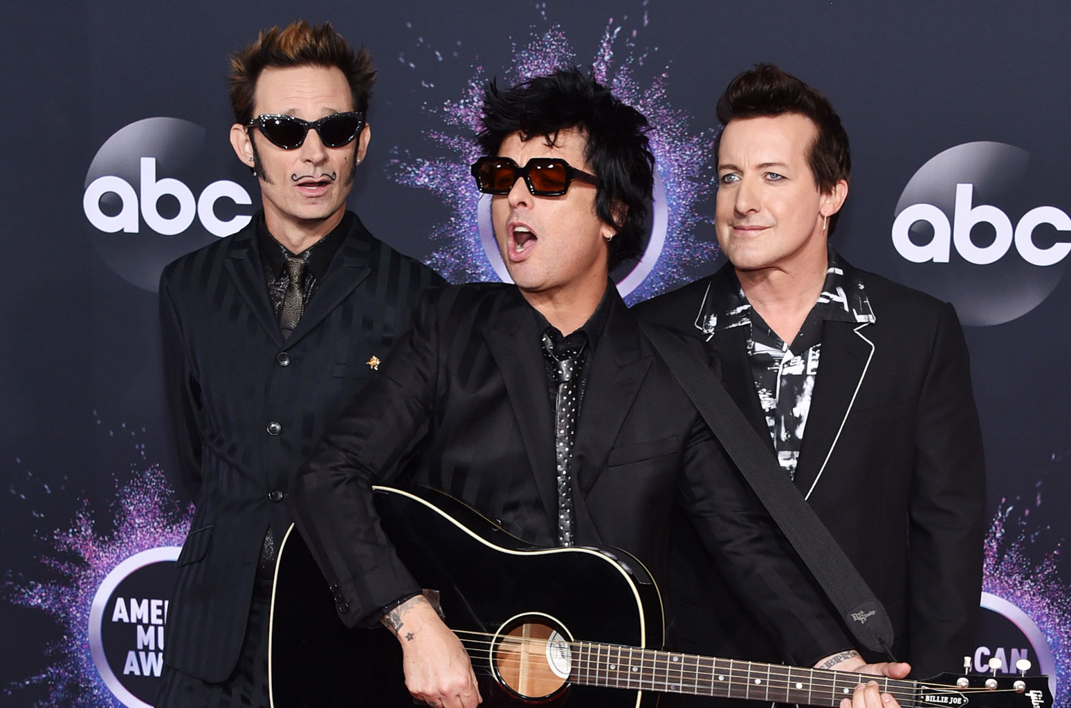 Green Day Looking to Play a Fan's 'Big Backyard,' Barn Or Garage For Album Release Show - www.billboard.com
