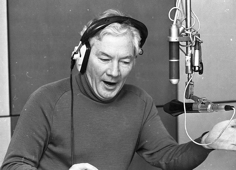 Gay Byrne’s uncanny time capsule letter with predictions for 2020 is unearthed - evoke.ie