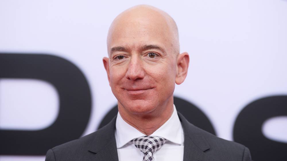 Oscars: Chris Rock Pokes Fun at Amazon’s Jeff Bezos - variety.com