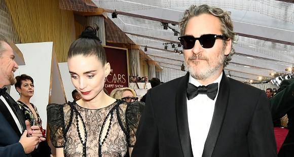 Oscars 2020: Joaquin Phoenix and fiancée Rooney Mara look smitten as they show PDA on red carpet - www.pinkvilla.com