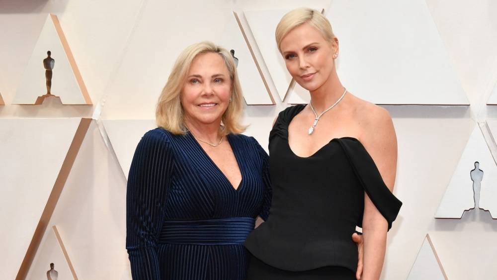 Charlize Theron and Mom Make a Glamorous Pair at 2020 Oscars - www.etonline.com - Hollywood