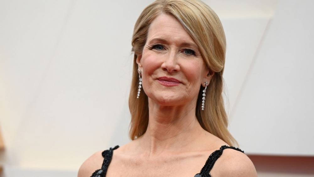 Laura Dern Pays Tribute to Her Parents While Winning Her First Ever Oscar for 'Marriage Story' - www.etonline.com - Hollywood