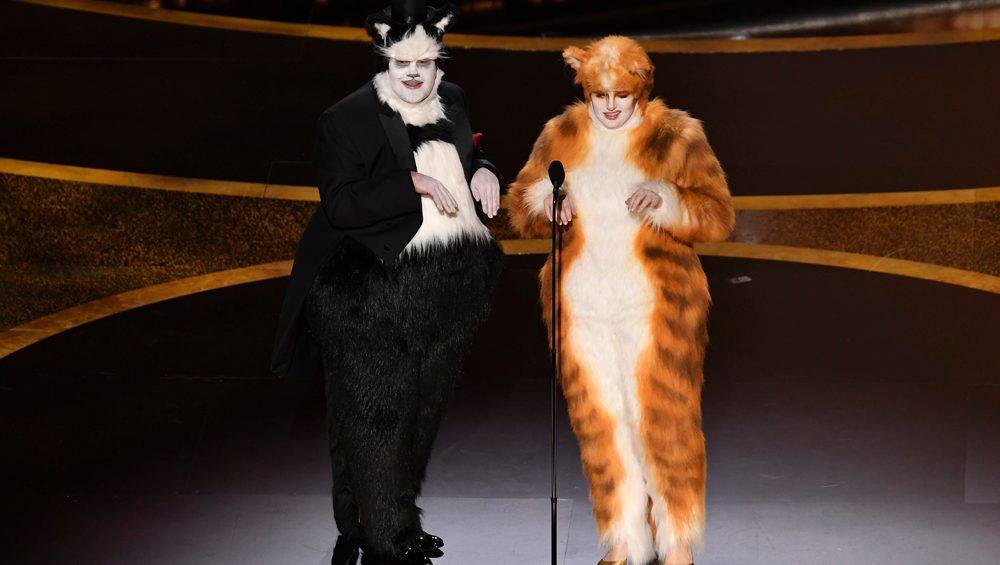 James Corden And Rebel Wilson Present ‘1917’ With Oscar For Best Visual Effects In Full ‘Cats’ Attire - deadline.com