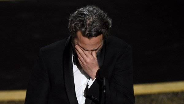 Joaquin Phoenix champions list of progressive causes during Oscars speech - www.breakingnews.ie