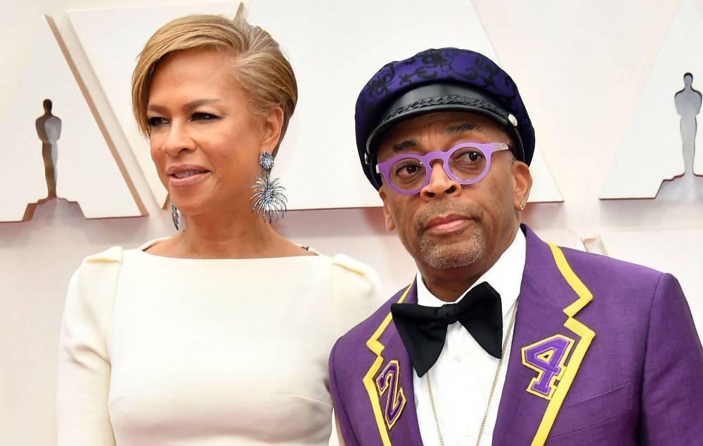 Oscars 2020: Spike Lee pays tribute to Kobe Bryant with LA Lakers themed suit - www.nme.com - Los Angeles