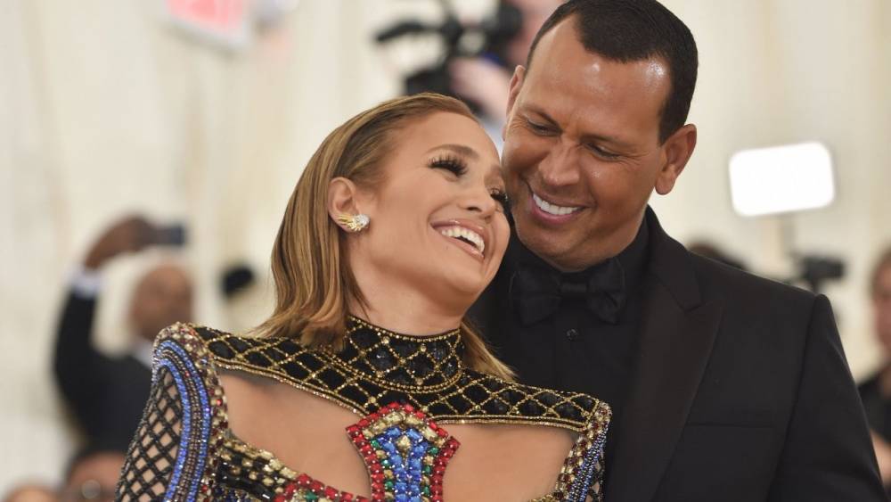 Jennifer Lopez Shows the Oscars What They Missed in Stunning Dress - www.etonline.com
