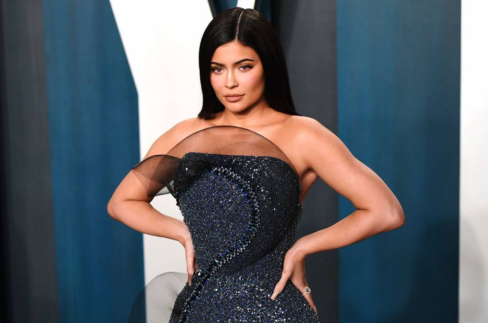Kylie Jenner Celebrates Oscars With 2 Stunning After Party Looks - www.billboard.com