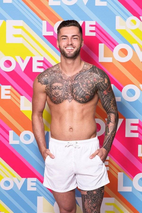 Love Island’s new ‘bombshell’: I’m confident, loyal and charming - www.breakingnews.ie