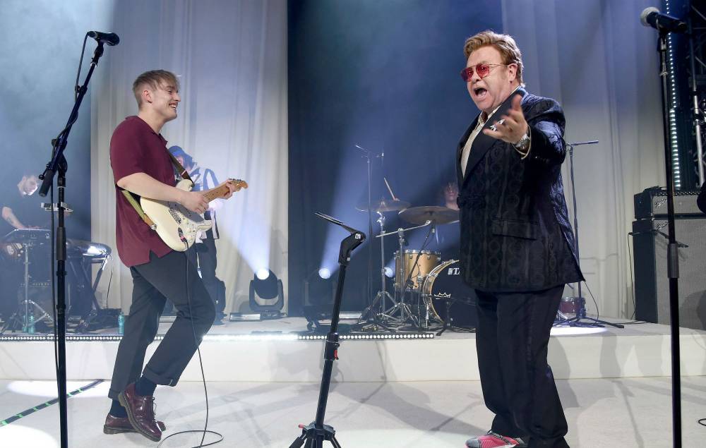 Watch Sam Fender duet with Elton John at post-Oscars party - www.nme.com