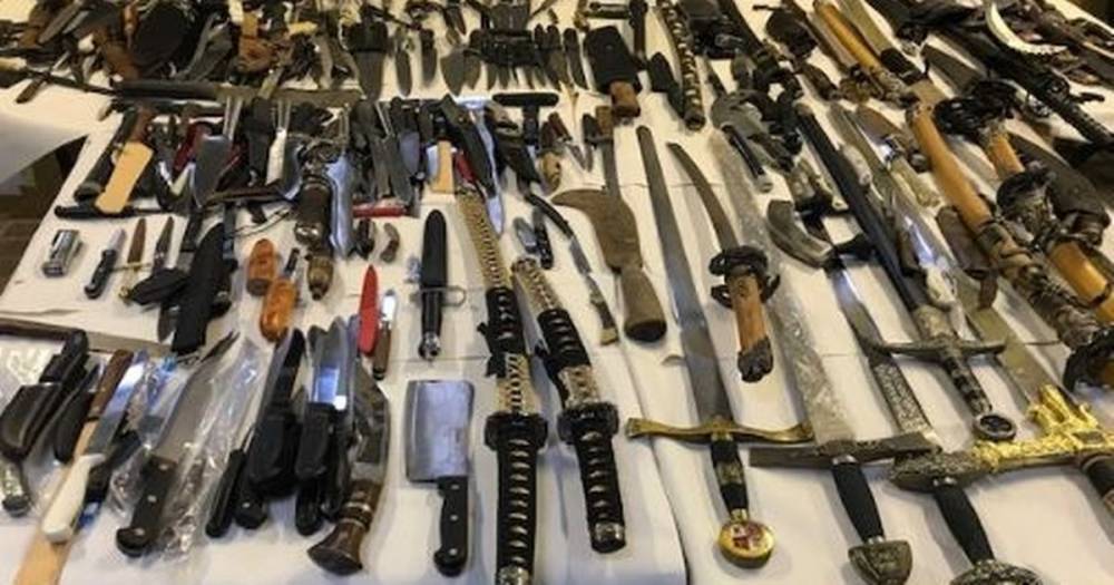 Swords, machetes, meat cleavers and a Ninja-style throwing star - the incredible but deadly haul of almost 1,000 knives handed in to police in just five months - www.manchestereveningnews.co.uk - Manchester