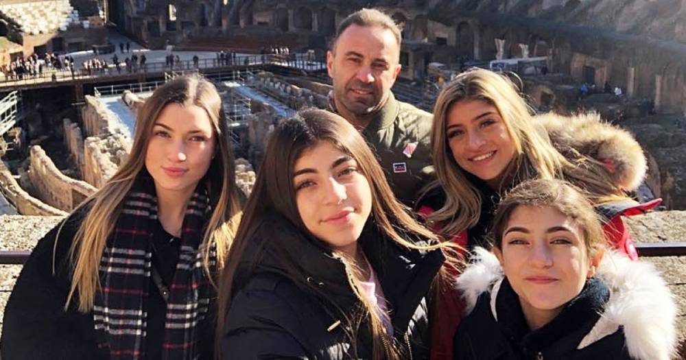 Joe Giudice Shares Video of Himself Eating Sushi With His Daughters: ‘I Love ‘Em’ - www.usmagazine.com - Italy - New Jersey