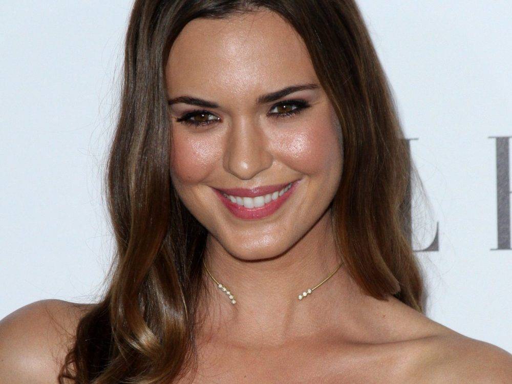 Odette Annable to lead thirtysomething revamp cast - torontosun.com
