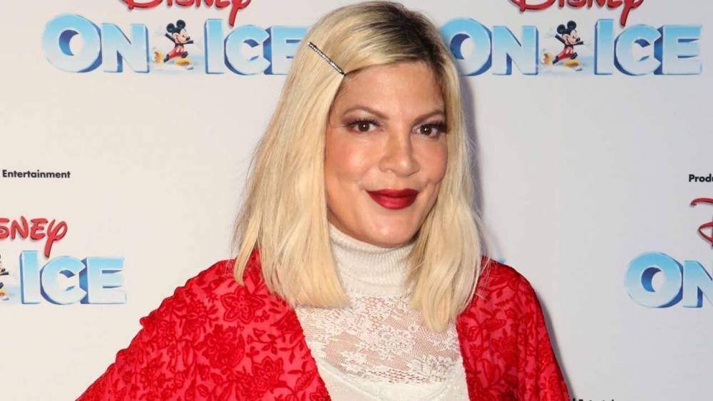 Tori Spelling Slams the Oscars for Leaving Luke Perry and Late Father Aaron Spelling Out of 'In Memoriam' - www.etonline.com