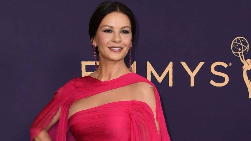 Catherine Zeta-Jones Introduces Family's New Puppy Following the Loss of Father-in-Law Kirk Douglas - www.etonline.com