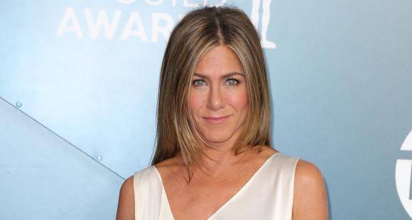 Jennifer Aniston feels a destabilized childhood taught her to be kind to people: I have my parents to thank - www.pinkvilla.com - county Bullock