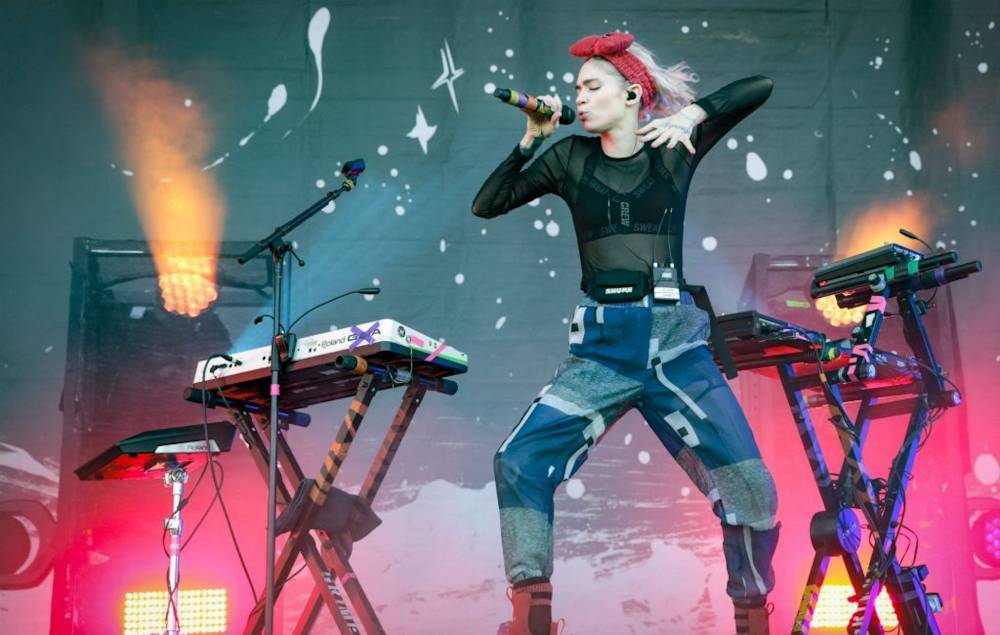 Grimes’ latest single ‘Delete Forever’ sounds a bit like Oasis (yes, really) - www.nme.com