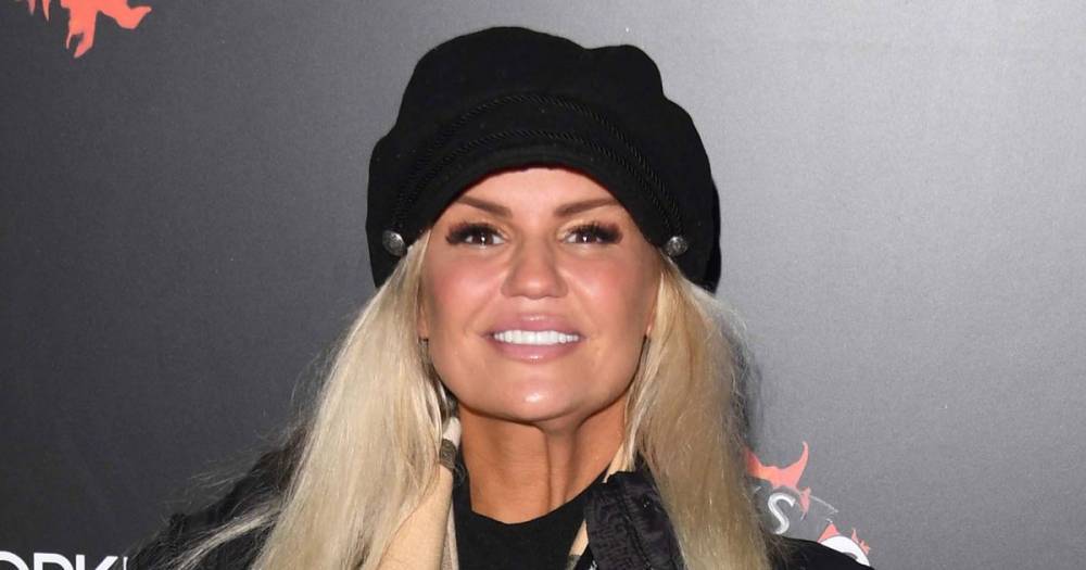 Kerry Katona praised for looking 'amazing' as she shows off incredible six pack in sultry snap - www.ok.co.uk